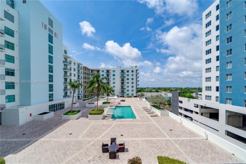 Condominio en venta en Hollywood, Florida, 1 dormitorio, 75.25 m2 № 1991058 - foto 6