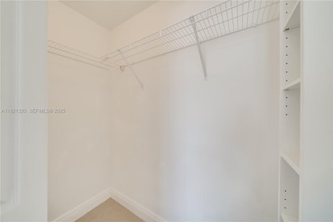 Condominio en venta en Hollywood, Florida, 1 dormitorio, 75.25 m2 № 1991058 - foto 8