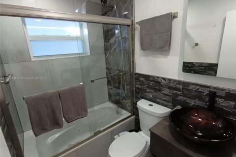 Купить коммерческую недвижимость в Холливуд, Флорида 221.29м2, № 1800975 - фото 20