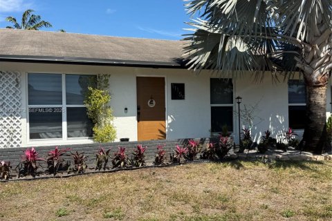 Casa en Sunrise, Florida 3 dormitorios, 135.54 m2 № 2032276