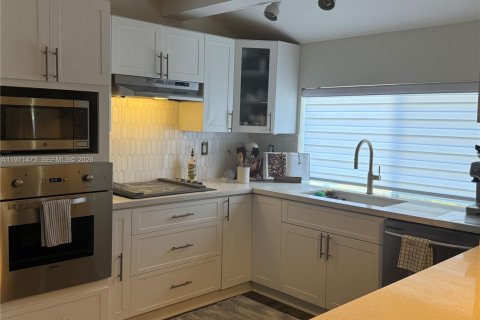 Casa en venta en Sunrise, Florida, 3 dormitorios, 135.54 m2 № 2032276 - foto 13