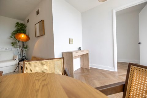 Купить кондоминиум в Майами-Бич, Флорида 1 спальня, 52.77м2, № 2029520 - фото 13