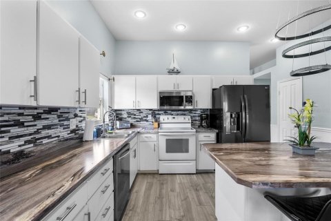 Villa ou maison à vendre à Tampa, Floride: 4 chambres, 167.04 m2 № 1720684 - photo 4