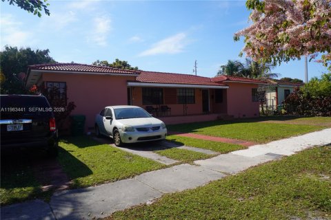 Commercial property in Miami, Florida 196.21 sq.m. № 2243733