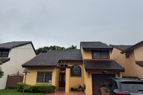 Villa ou maison à louer à Miami, Floride: 3 chambres, 178.28 m2 № 1987961 - photo 1