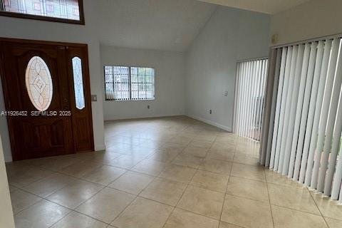 Villa ou maison à louer à Miami, Floride: 3 chambres, 178.28 m2 № 1987961 - photo 3