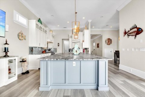 Villa ou maison à vendre à Cape Coral, Floride: 5 chambres, 330.92 m2 № 2389439 - photo 19