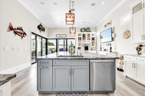 Villa ou maison à vendre à Cape Coral, Floride: 5 chambres, 330.92 m2 № 2389439 - photo 23