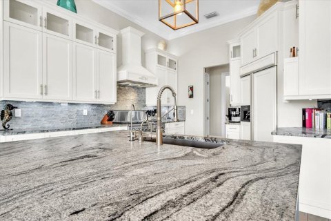 Villa ou maison à vendre à Cape Coral, Floride: 5 chambres, 330.92 m2 № 2389439 - photo 21