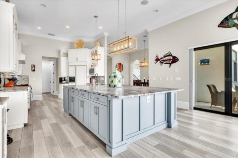 Villa ou maison à vendre à Cape Coral, Floride: 5 chambres, 330.92 m2 № 2389439 - photo 20