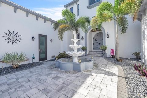 Villa ou maison à vendre à Cape Coral, Floride: 5 chambres, 330.92 m2 № 2389439 - photo 7