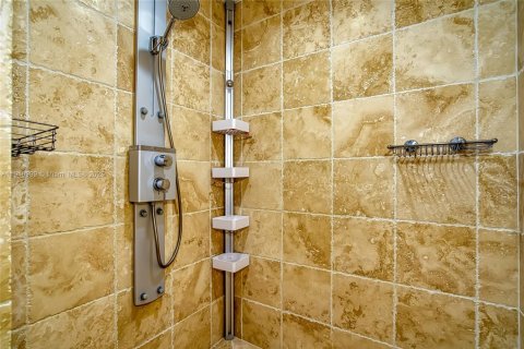 Condominio en venta en Sunny Isles Beach, Florida, 2 dormitorios, 153.2 m2 № 2013248 - foto 21