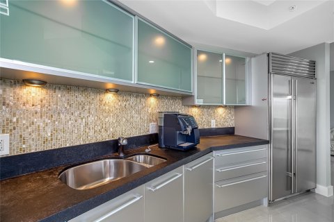Condominio en venta en Sunny Isles Beach, Florida, 2 dormitorios, 153.2 m2 № 2013248 - foto 11