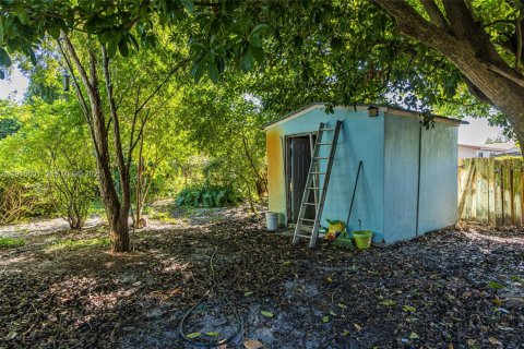 Купить виллу или дом в Норт-Майами-Бич, Флорида 4 спальни, 133.97м2, № 1983805 - фото 26