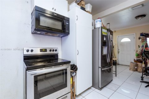 Купить виллу или дом в Норт-Майами-Бич, Флорида 4 спальни, 133.97м2, № 1983805 - фото 6