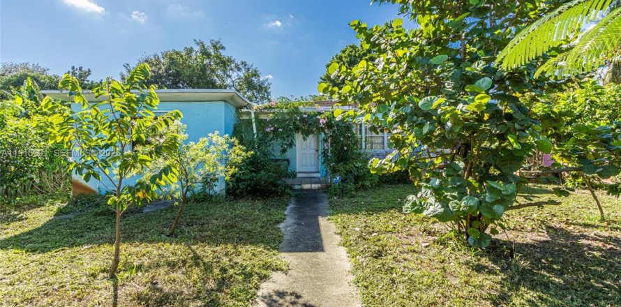 Дом в Норт-Майами-Бич, Флорида 4 спальни, 133.97м2 № 1983805