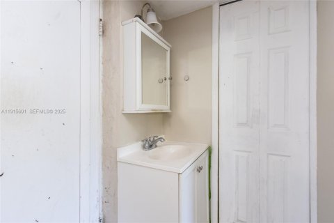 Купить виллу или дом в Норт-Майами-Бич, Флорида 4 спальни, 133.97м2, № 1983805 - фото 18