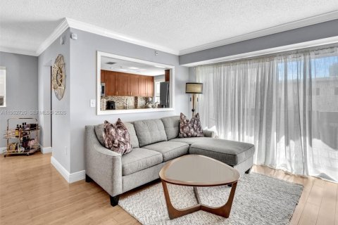 Condominio en alquiler en Miami Beach, Florida, 2 dormitorios, 98.85 m2 № 2024103 - foto 26