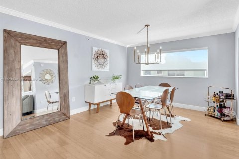 Condominio en alquiler en Miami Beach, Florida, 2 dormitorios, 98.85 m2 № 2024103 - foto 14