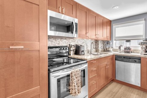 Condominio en alquiler en Miami Beach, Florida, 2 dormitorios, 98.85 m2 № 2024103 - foto 19