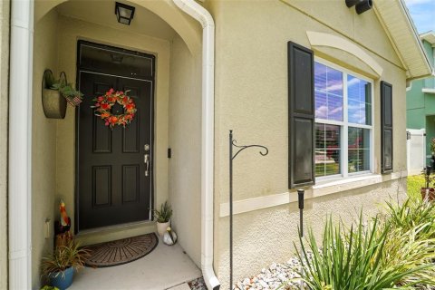 House in Deltona, Florida 4 bedrooms, 170.01 sq.m. № 2157882 - photo 3
