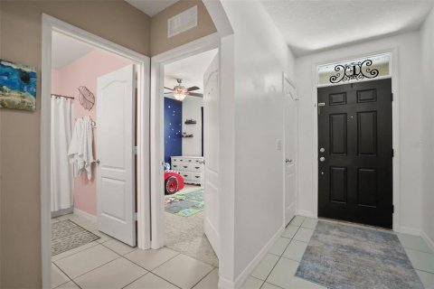 House in Deltona, Florida 4 bedrooms, 170.01 sq.m. № 2157882 - photo 5