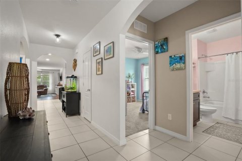 House in Deltona, Florida 4 bedrooms, 170.01 sq.m. № 2157882 - photo 4