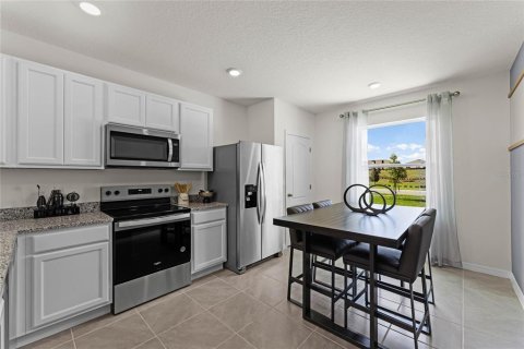 Townhouse in Apopka, Florida 3 bedrooms, 155.52 sq.m. № 1894901 - photo 2