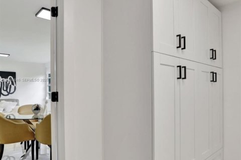 Купить виллу или дом в Помпано-Бич, Флорида 4 спальни, 138.33м2, № 2052629 - фото 20