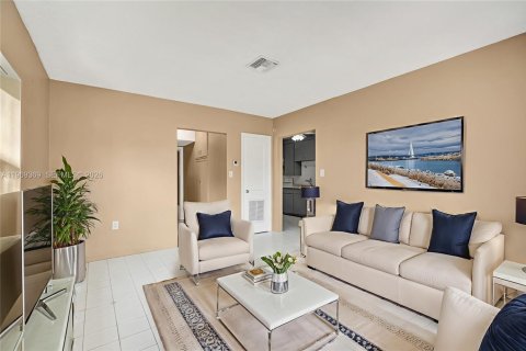 Commercial property in Dania Beach, Florida 132.57 sq.m. № 2038604 - photo 22