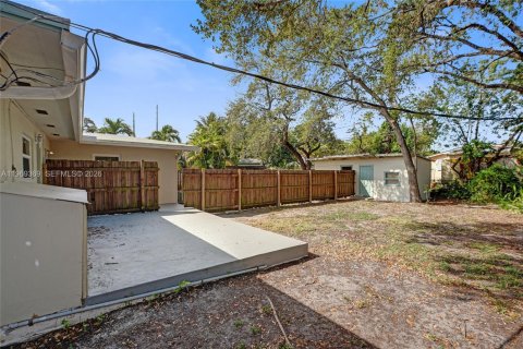 Commercial property in Dania Beach, Florida 132.57 sq.m. № 2038604 - photo 15