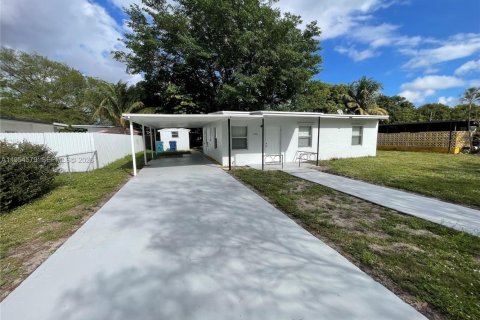 Villa ou maison à Miami Gardens, Floride 3 chambres, 92.9 m2 № 2008379