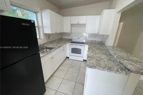 Villa ou maison à louer à Miami Gardens, Floride: 3 chambres, 92.9 m2 № 2008379 - photo 4