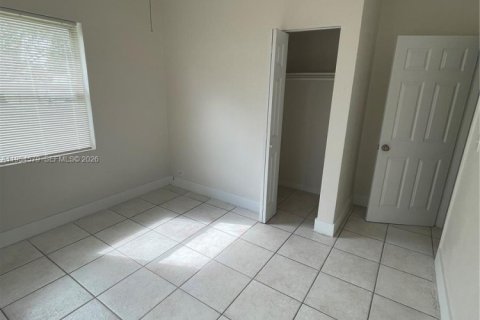 Villa ou maison à louer à Miami Gardens, Floride: 3 chambres, 92.9 m2 № 2008379 - photo 8