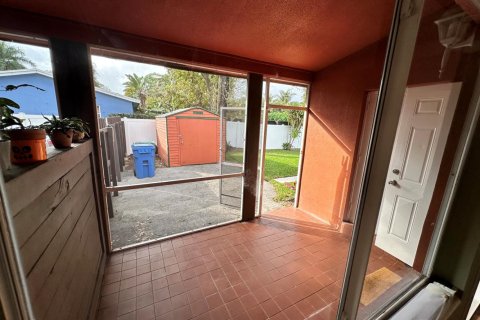 Apartamento en alquiler en Oakland Park, Florida, 2 dormitorios, 97.55 m2 № 2250766 - foto 3