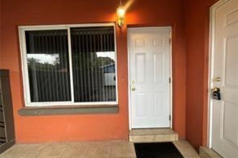 Apartamento en alquiler en Oakland Park, Florida, 2 dormitorios, 97.55 m2 № 2250766 - foto 4