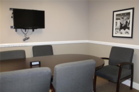 Oficina en alquiler en Weston, Florida № 996471 - foto 1