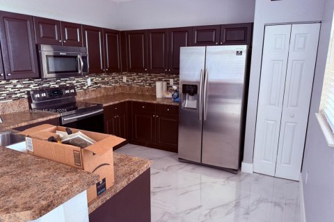 Купить кондоминиум в Хомстед, Флорида 3 спальни, 124.49м2, № 1957728 - фото 4