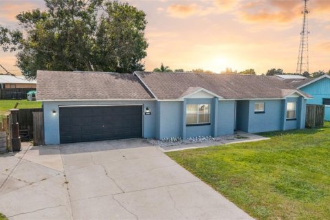 Casa en Mims, Florida 2 dormitorios, 97.55 m2 № 2383642