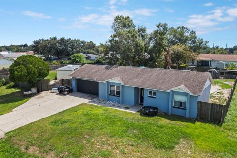 Casa en venta en Mims, Florida, 2 dormitorios, 97.55 m2 № 2383642 - foto 3
