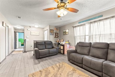Casa en venta en Mims, Florida, 2 dormitorios, 97.55 m2 № 2383642 - foto 8