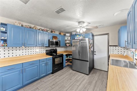 Casa en venta en Mims, Florida, 2 dormitorios, 97.55 m2 № 2383642 - foto 10