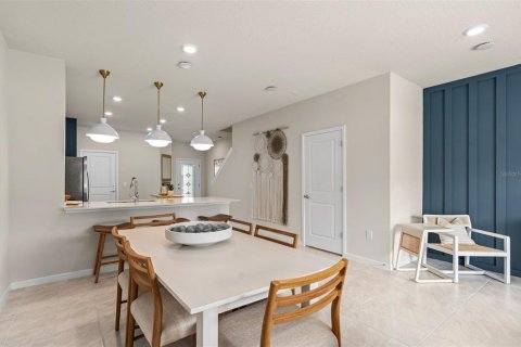 Touwnhouse à vendre à Davenport, Floride: 3 chambres, 157.84 m2 № 2093022 - photo 11
