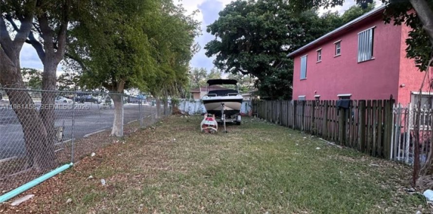 Terrain à Miami, Floride № 2080823