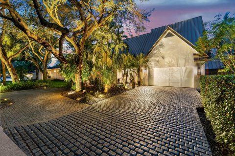 House in Fort Lauderdale, Florida 4 bedrooms, 308.53 sq.m. № 1222718 - photo 1