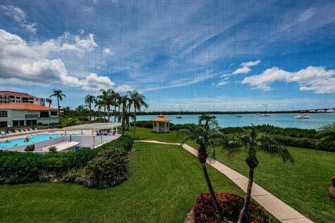 Condominio en alquiler en Saint Petersburg, Florida, 2 dormitorios, 85.01 m2 № 2097395 - foto 10