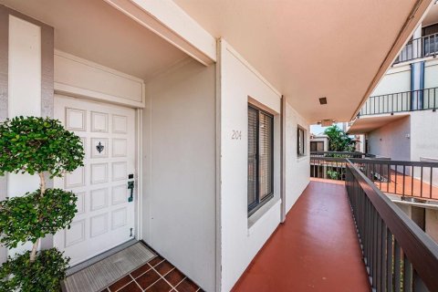 Condominio en Saint Petersburg, Florida, 2 dormitorios  № 2097395