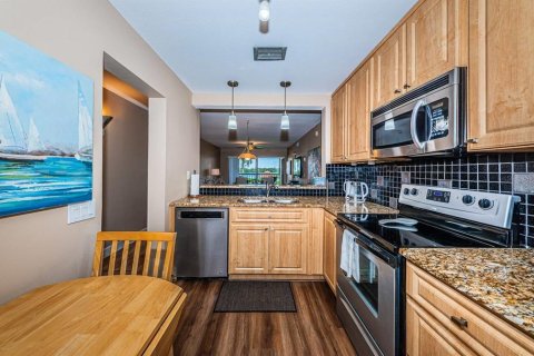 Condominio en alquiler en Saint Petersburg, Florida, 2 dormitorios, 85.01 m2 № 2097395 - foto 3
