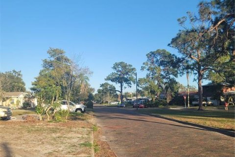 Terreno en venta en Saint Petersburg, Florida № 1553547 - foto 5