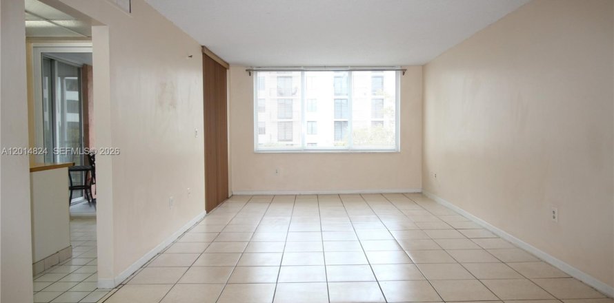 Condo in North Miami Beach, Florida, 1 bedroom  № 2183111